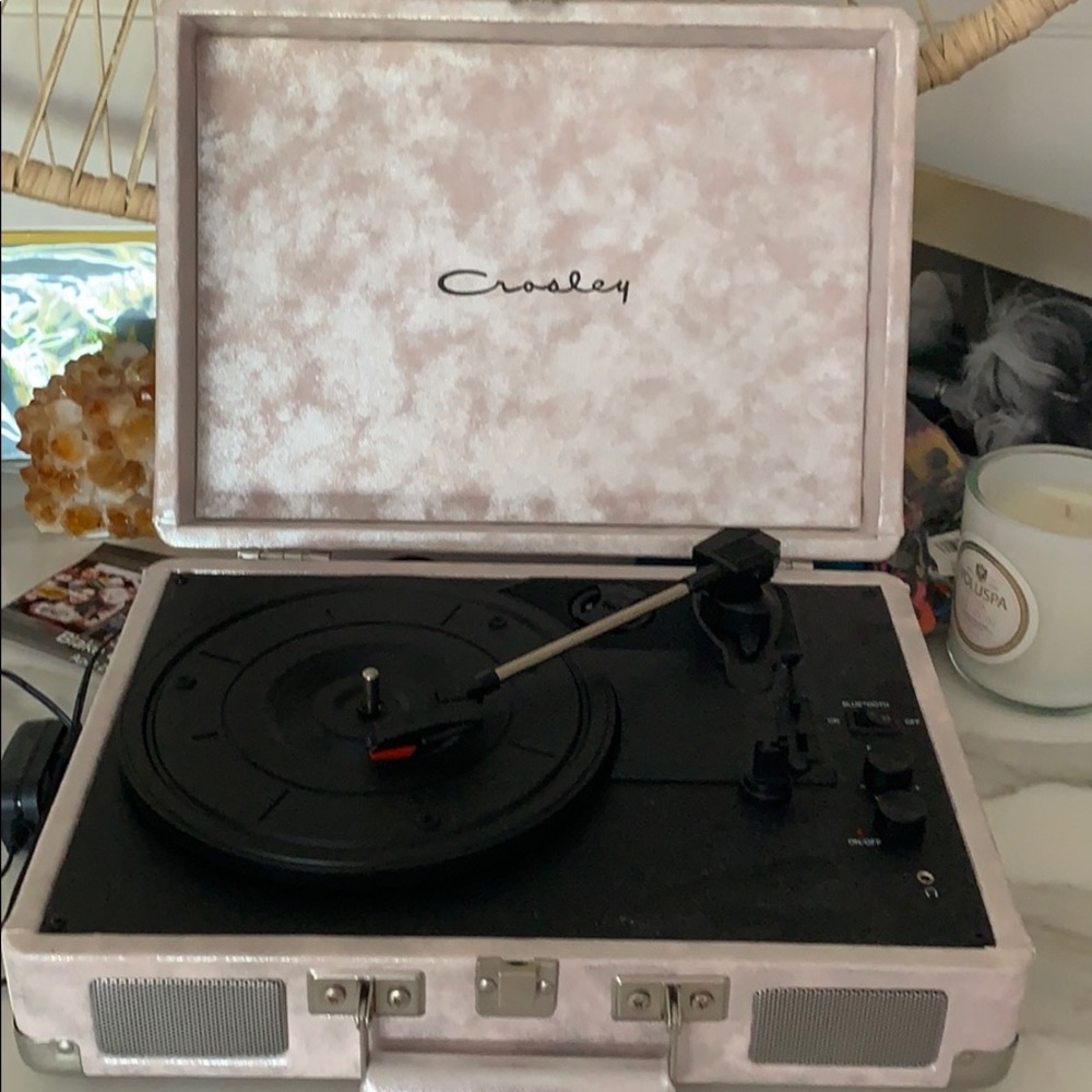 Crosley record player.